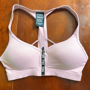 Front zip sports bra